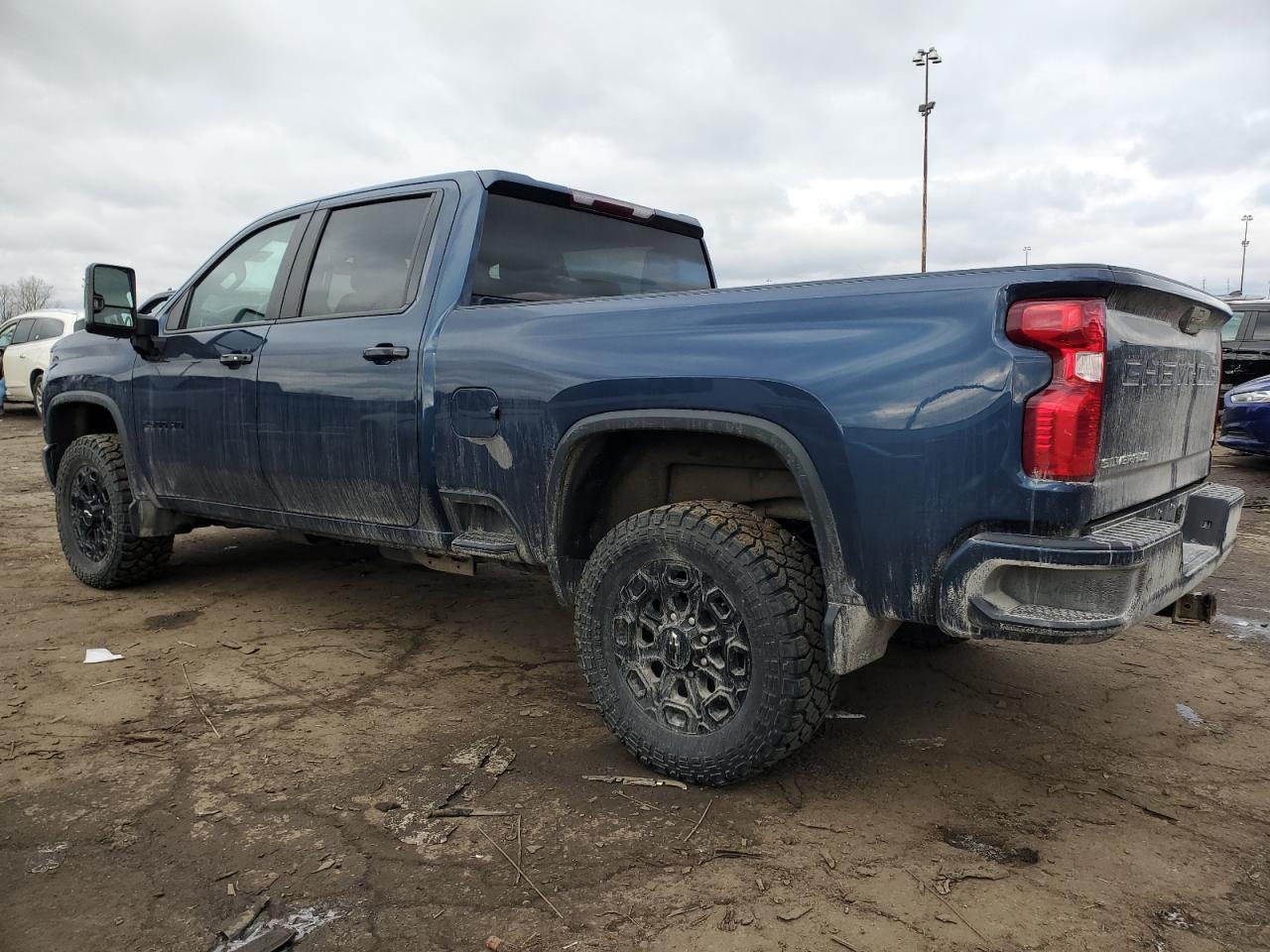 2021 CHEVROLET SILVERADO - Фото 2