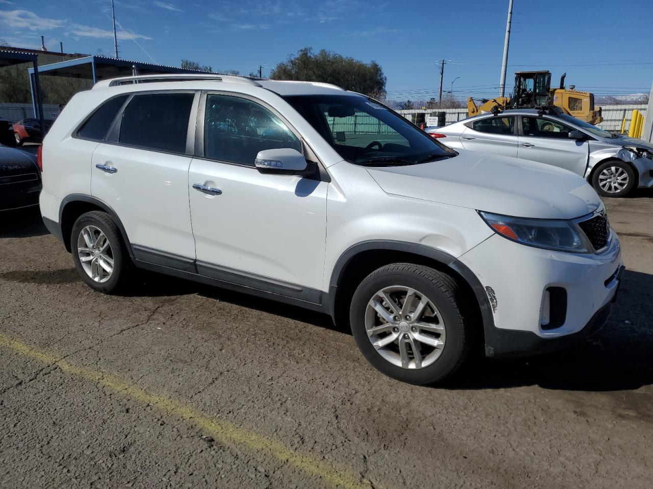 2015 KIA SORENTO LX - Image 4