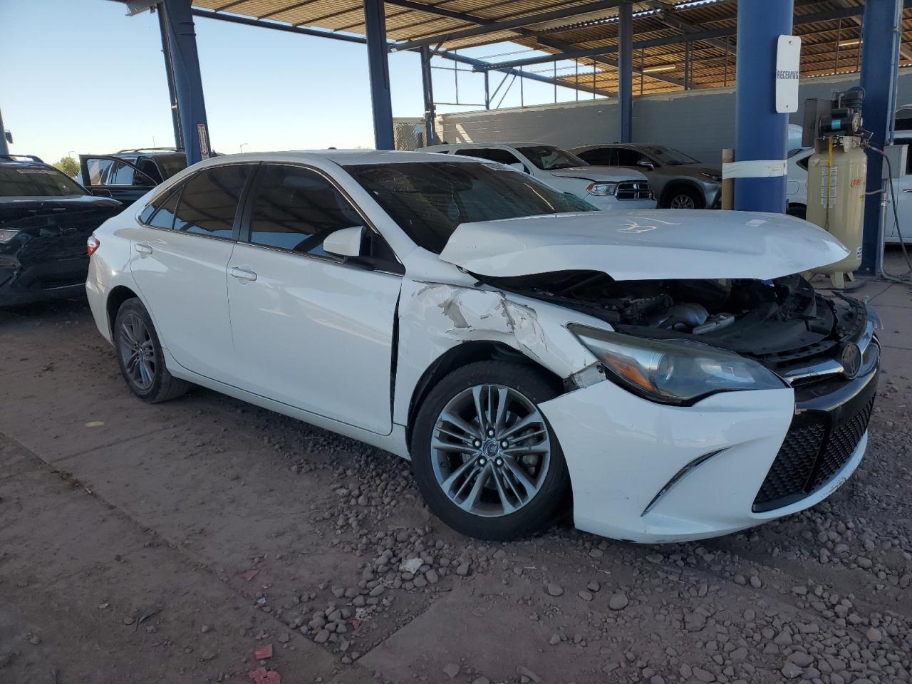 2016 TOYOTA CAMRY LE - Фото 4