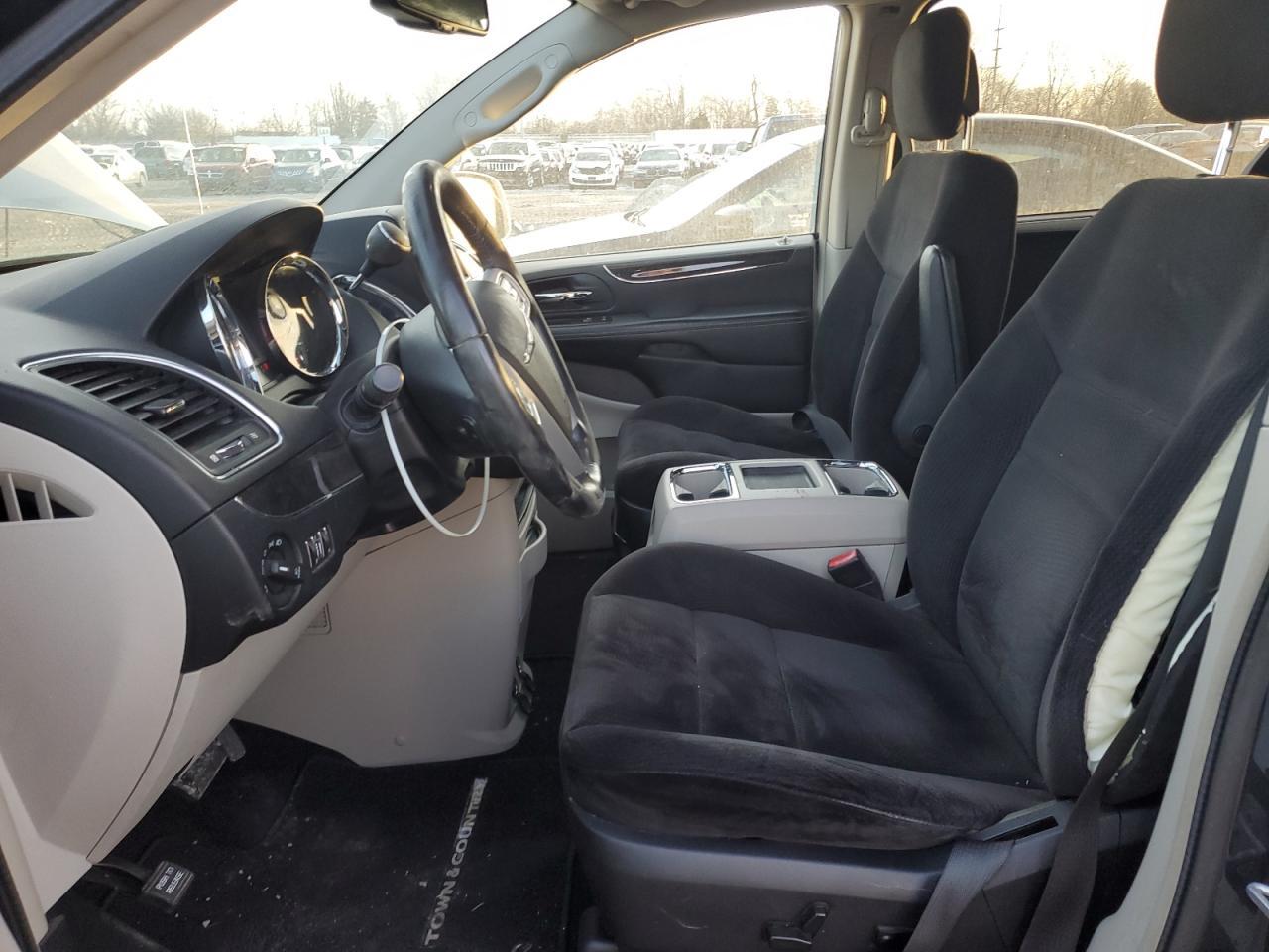 2014 CHRYSLER TOWN & COU - Фото 7