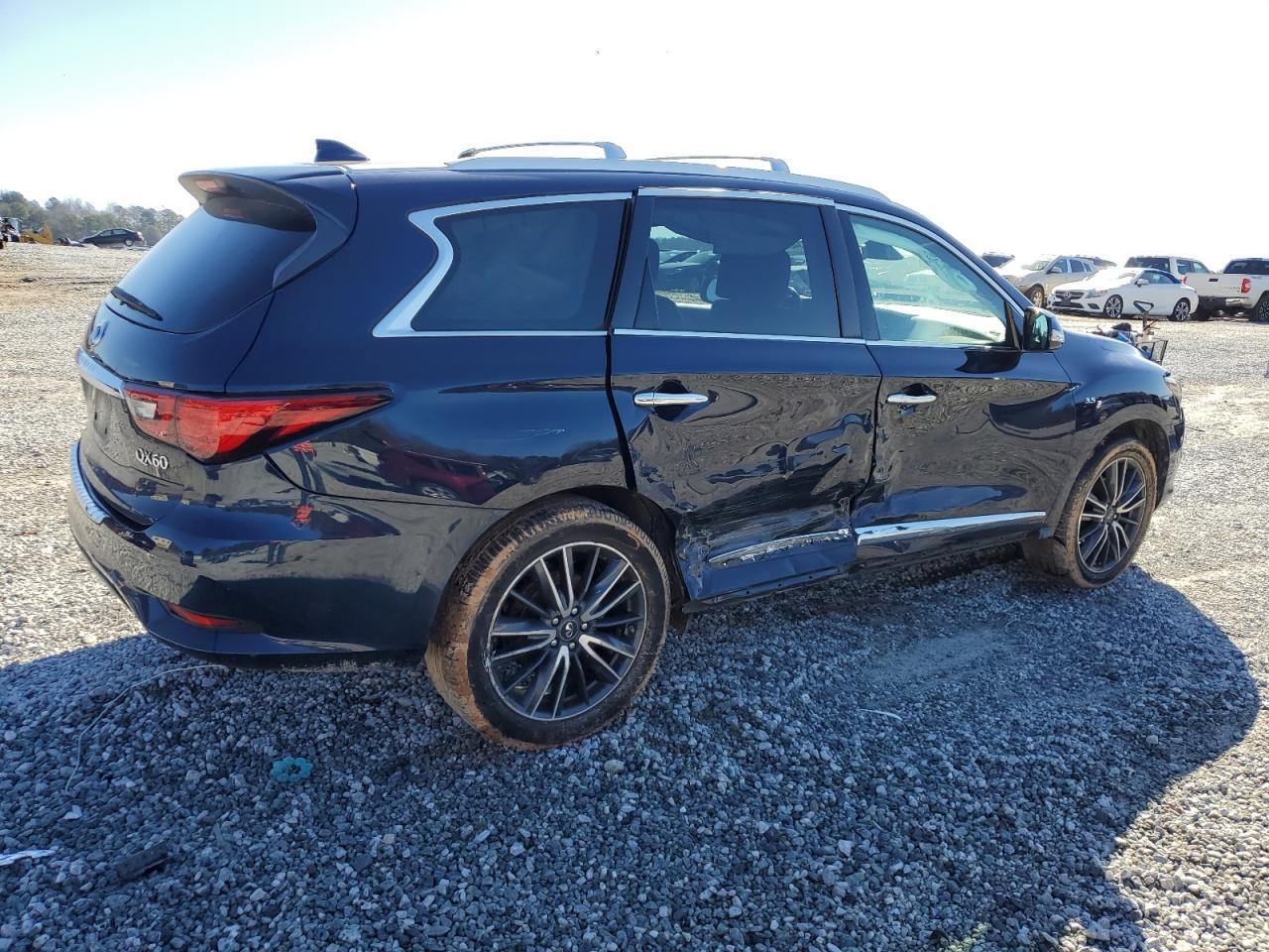 2019 INFINITI QX60 LUXE - Image 3