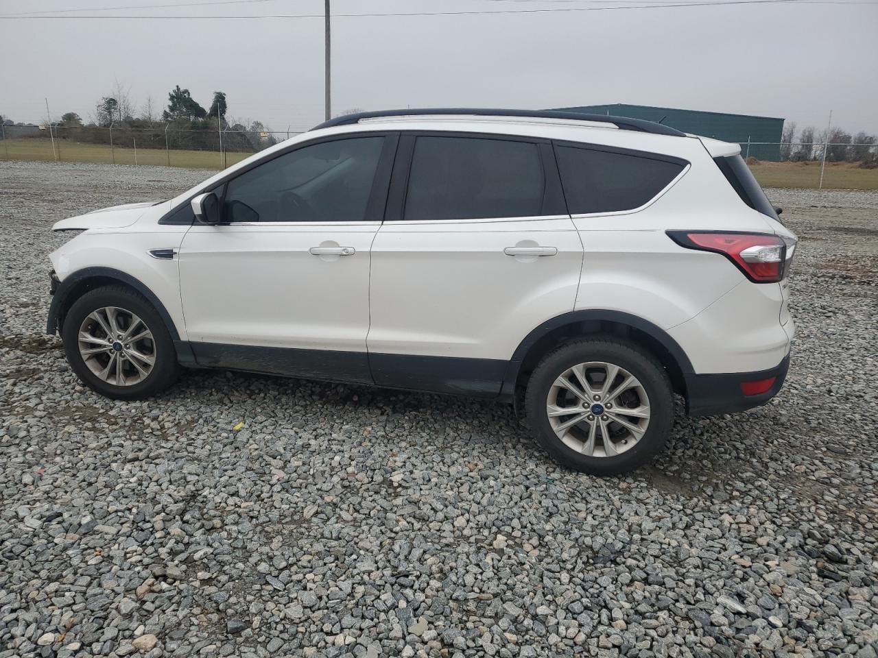 2017 FORD ESCAPE SE - Фото 2