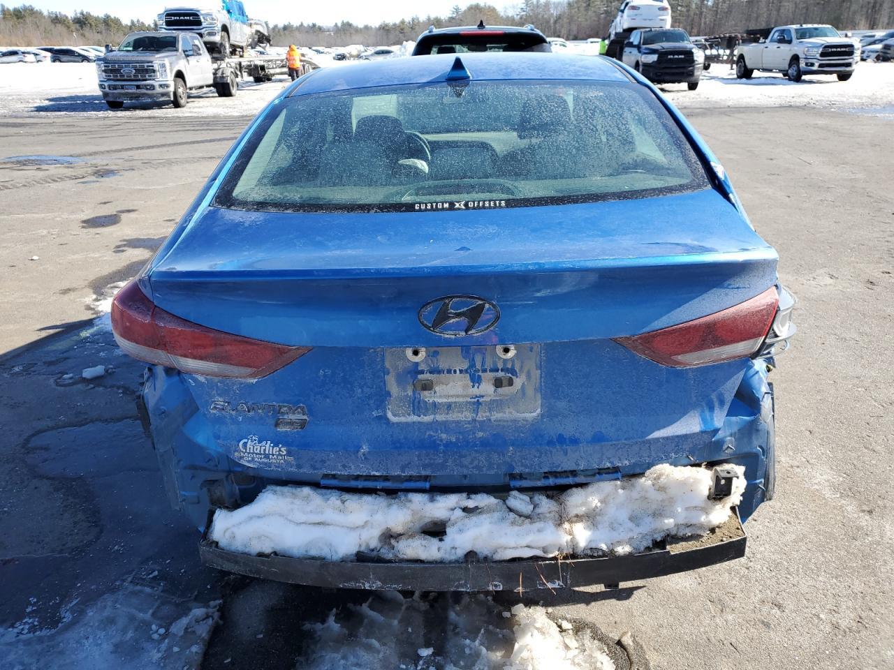 2017 HYUNDAI ELANTRA SE - Фото 6
