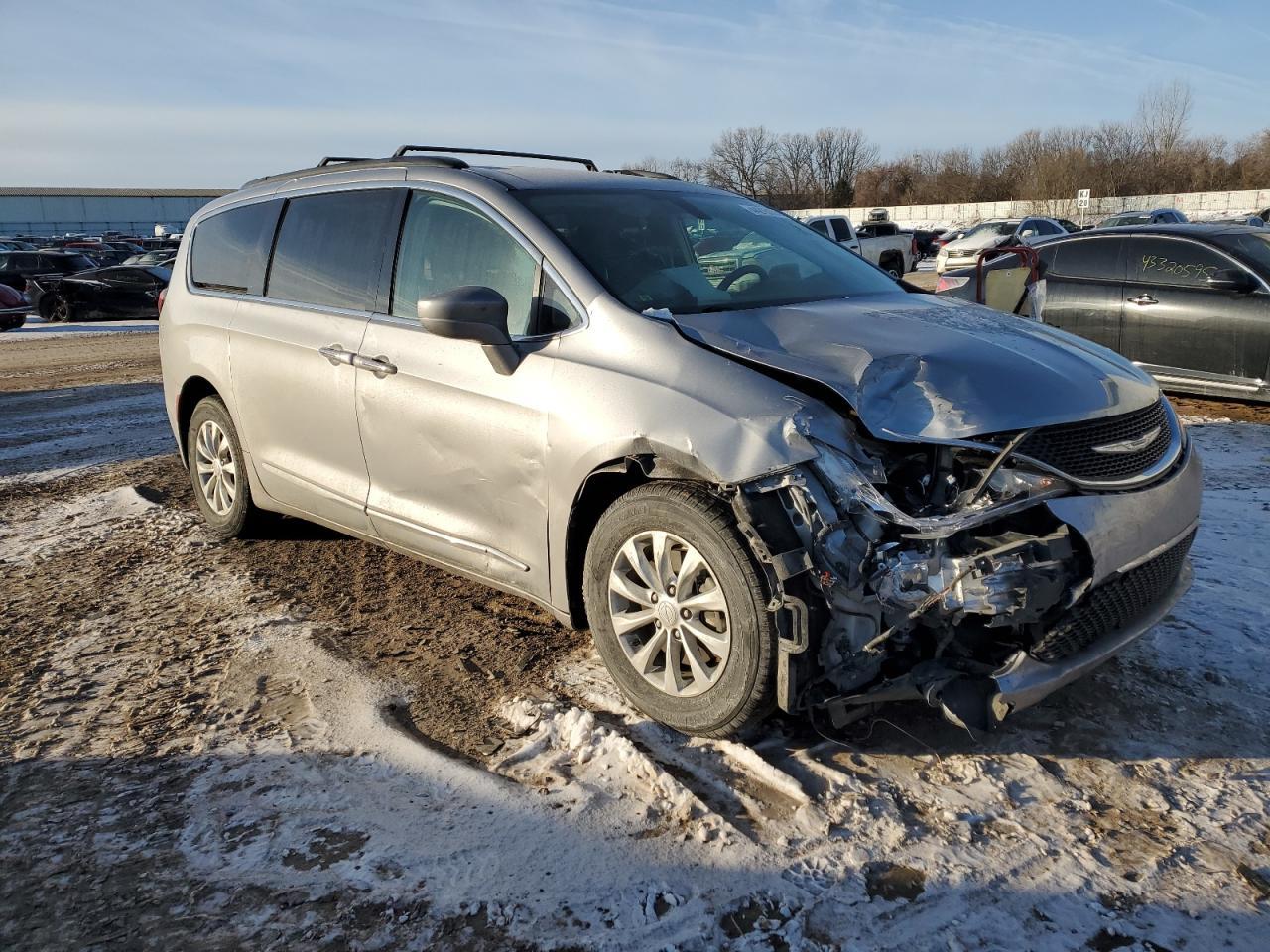 2017 CHRYSLER PACIFICA T - Image 4