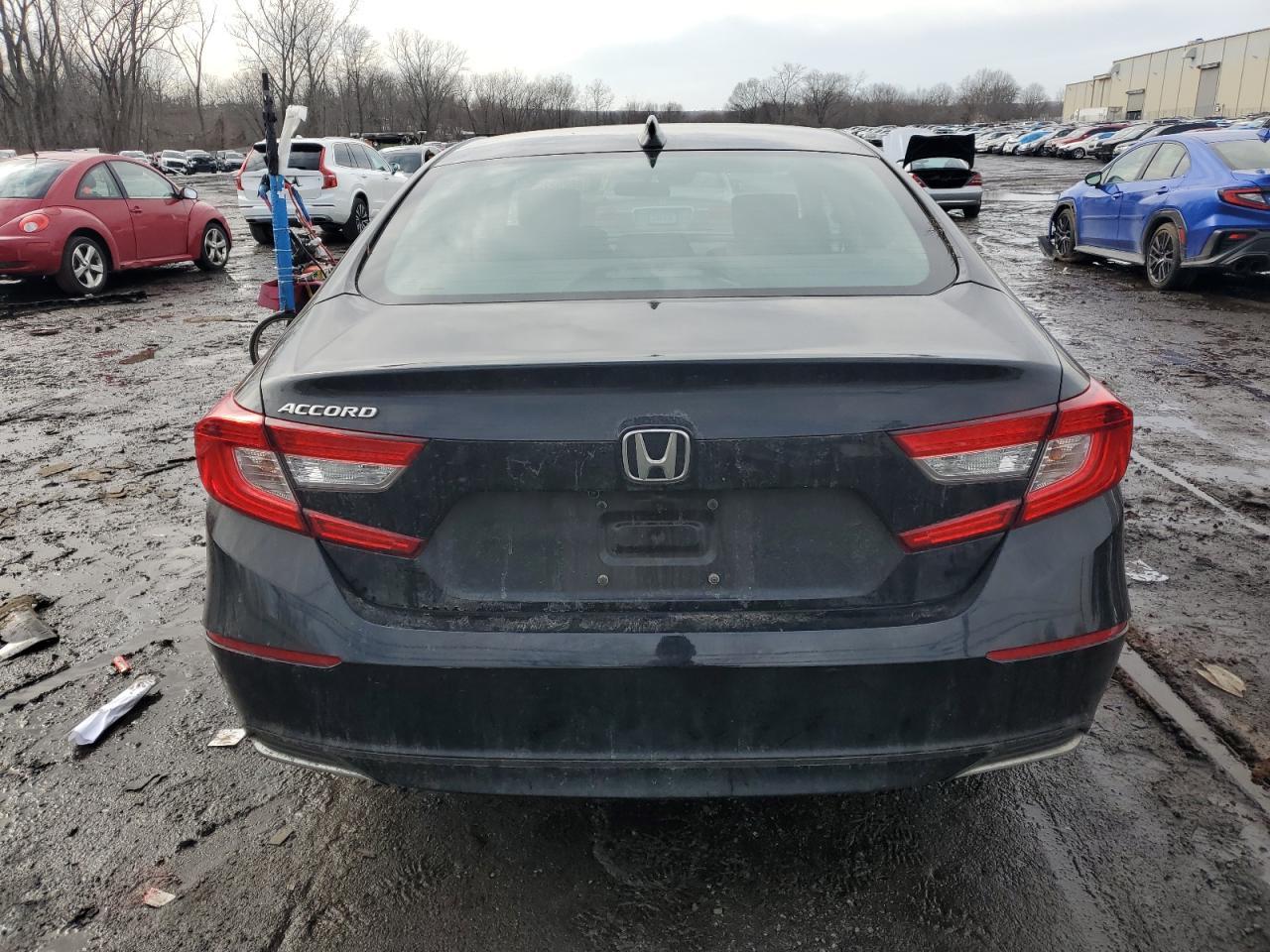 2018 HONDA ACCORD LX - Image 6