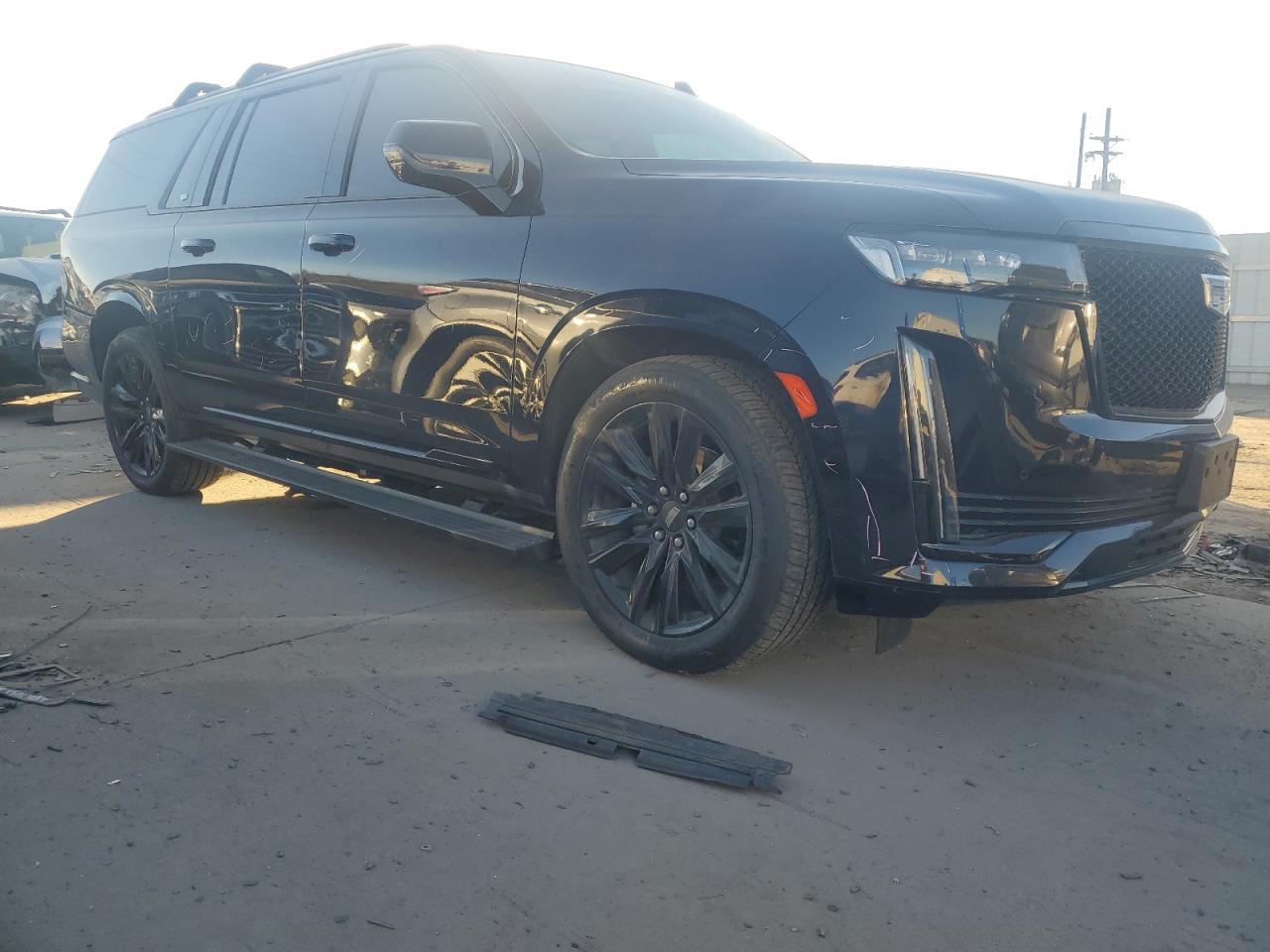 2021 CADILLAC ESCALADE E - Фото 4