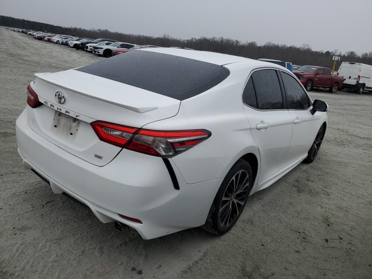2018 TOYOTA CAMRY L - Image 3