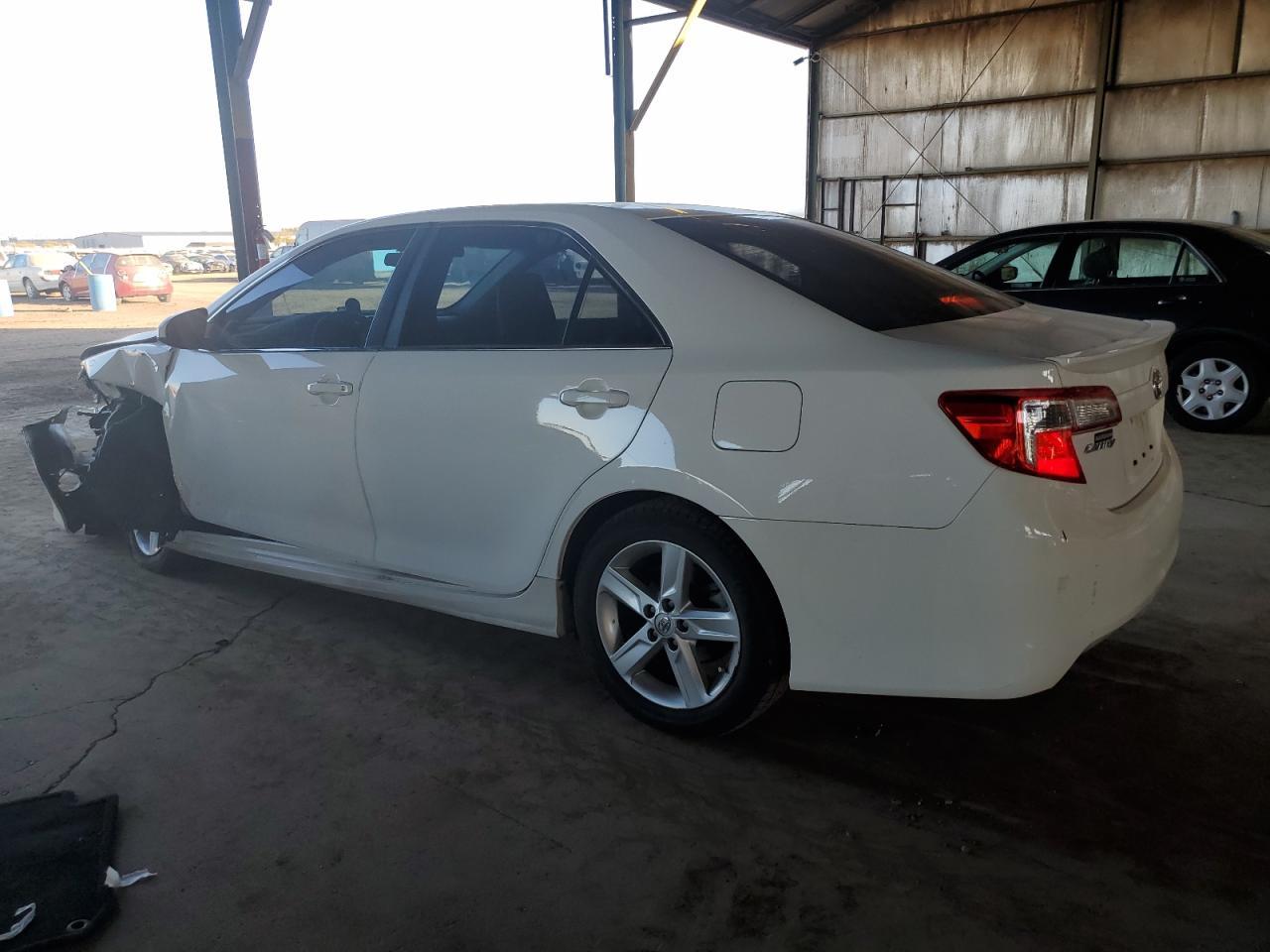 2013 TOYOTA CAMRY L - Фото 2