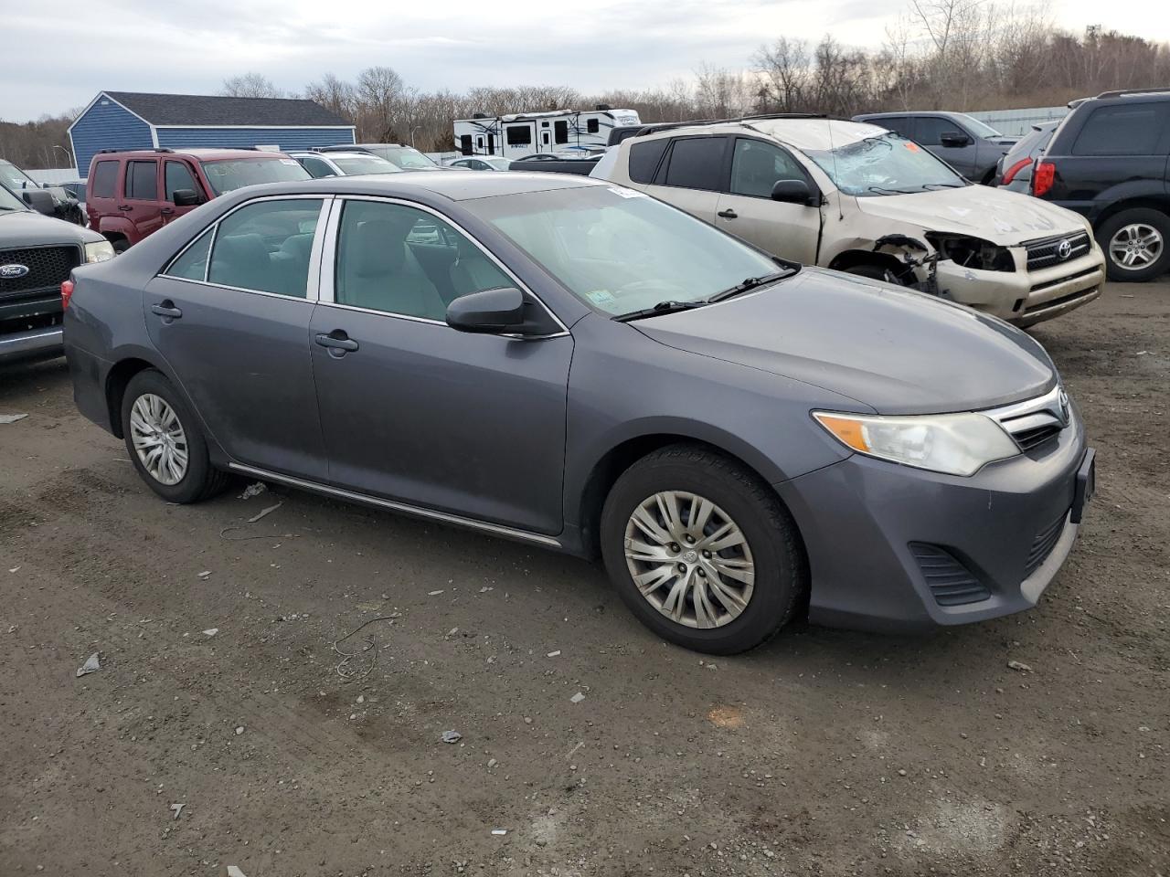 2014 TOYOTA CAMRY L - Image 4