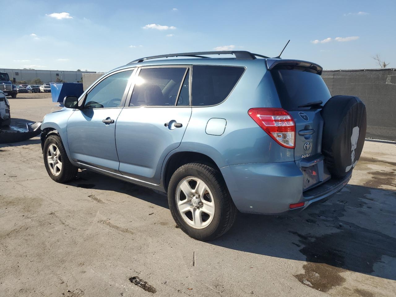 2011 TOYOTA RAV4 - Image 2