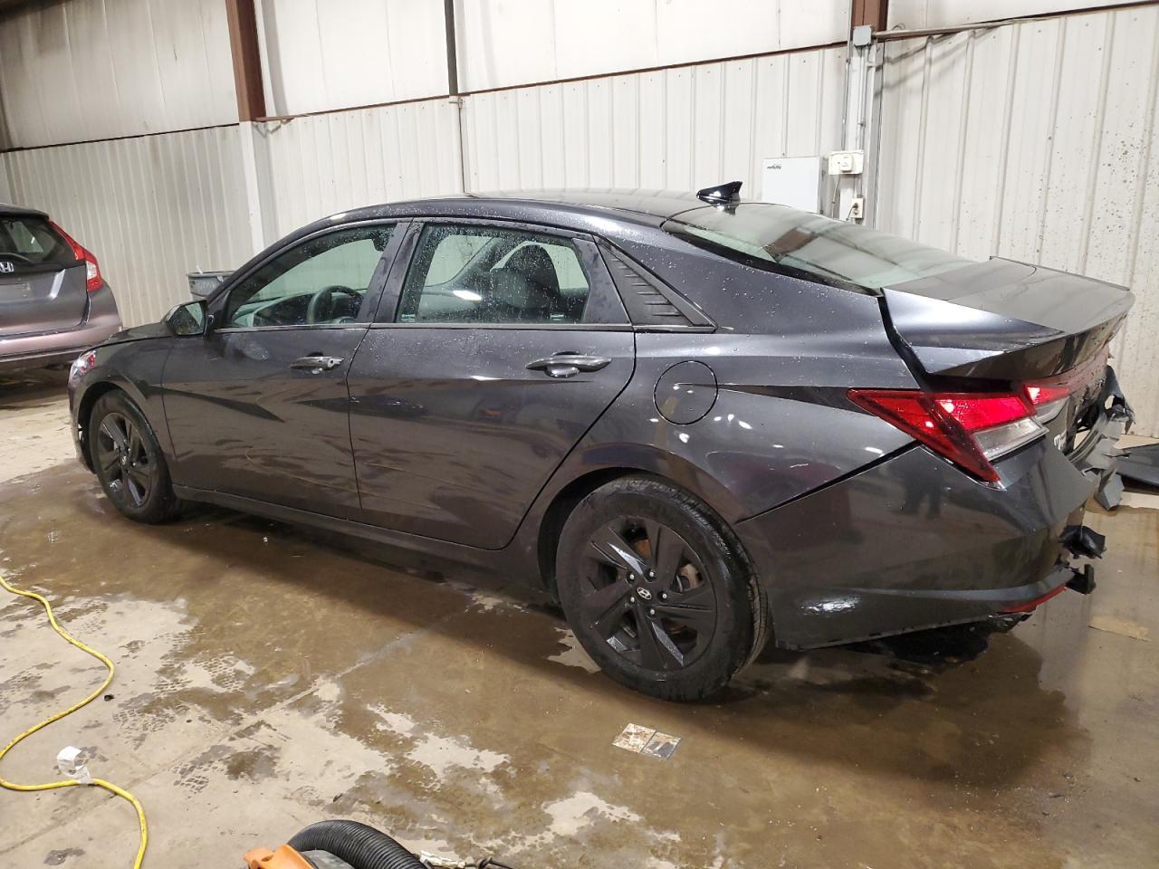 2022 HYUNDAI ELANTRA SE - Image 2