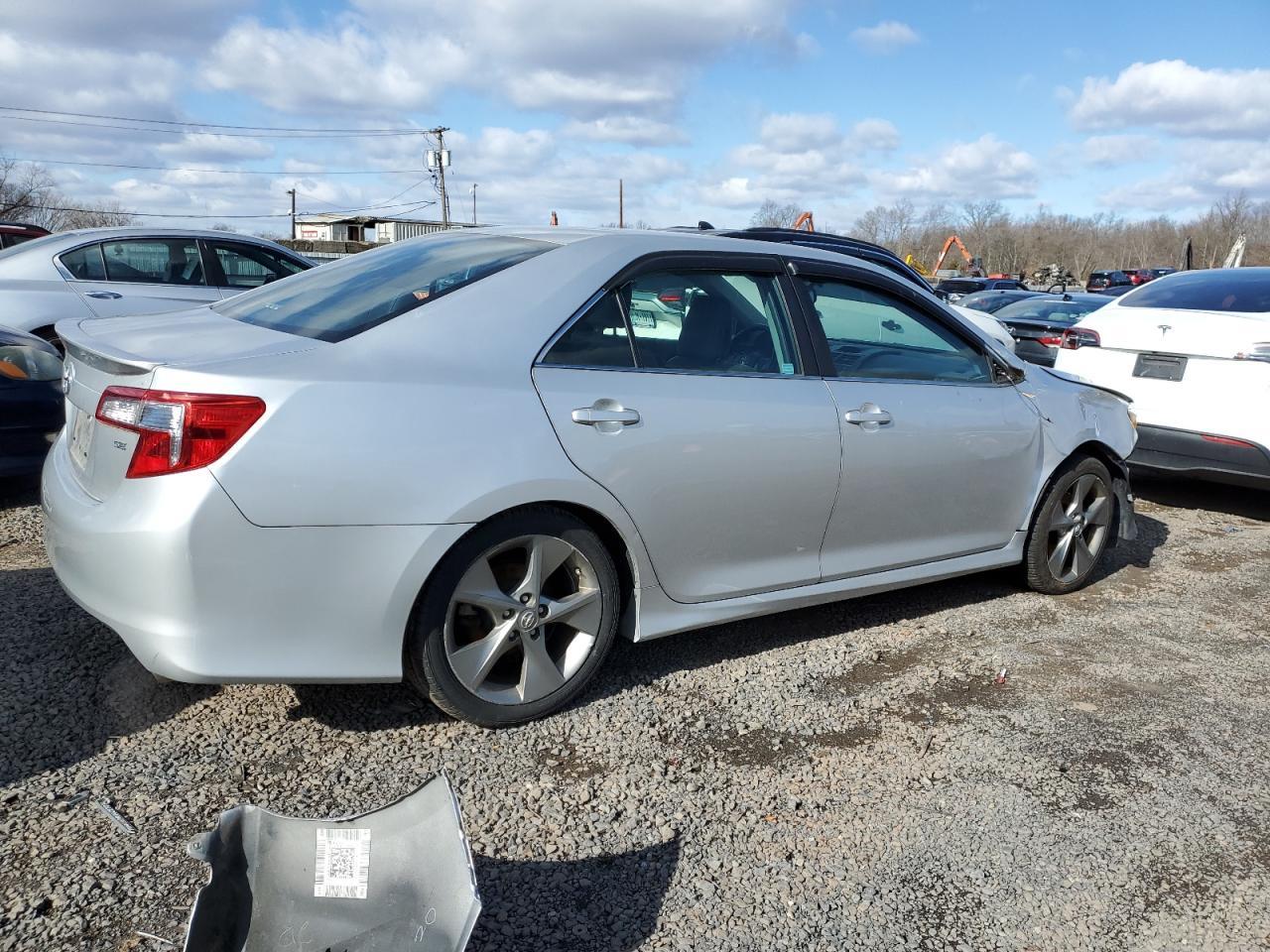 2014 TOYOTA CAMRY L - Image 3
