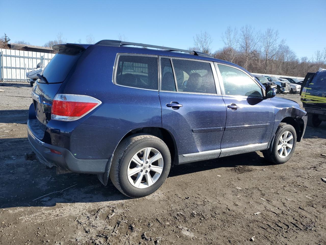 2012 TOYOTA HIGHLANDER - Image 3