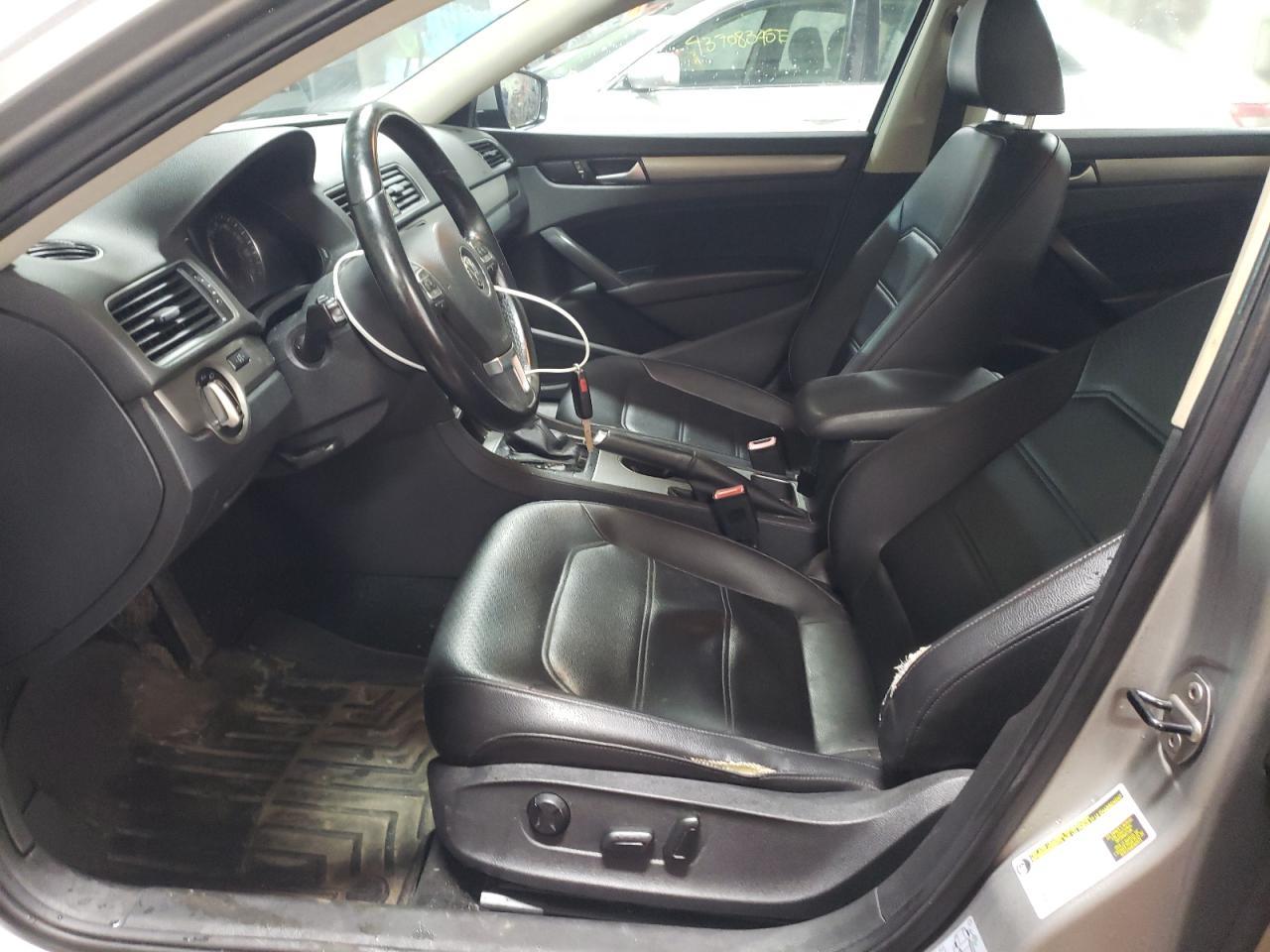 2014 VOLKSWAGEN PASSAT SE - Image 7