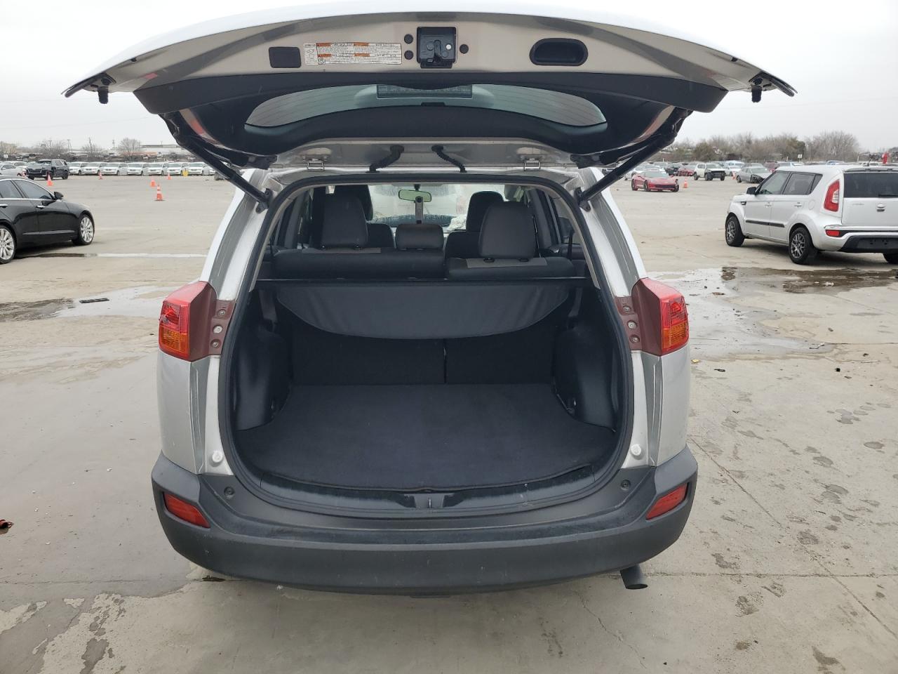 2015 TOYOTA RAV4 XLE - Фото 6