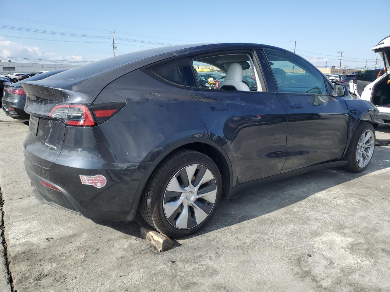 2024 TESLA MODEL Y - Image 3
