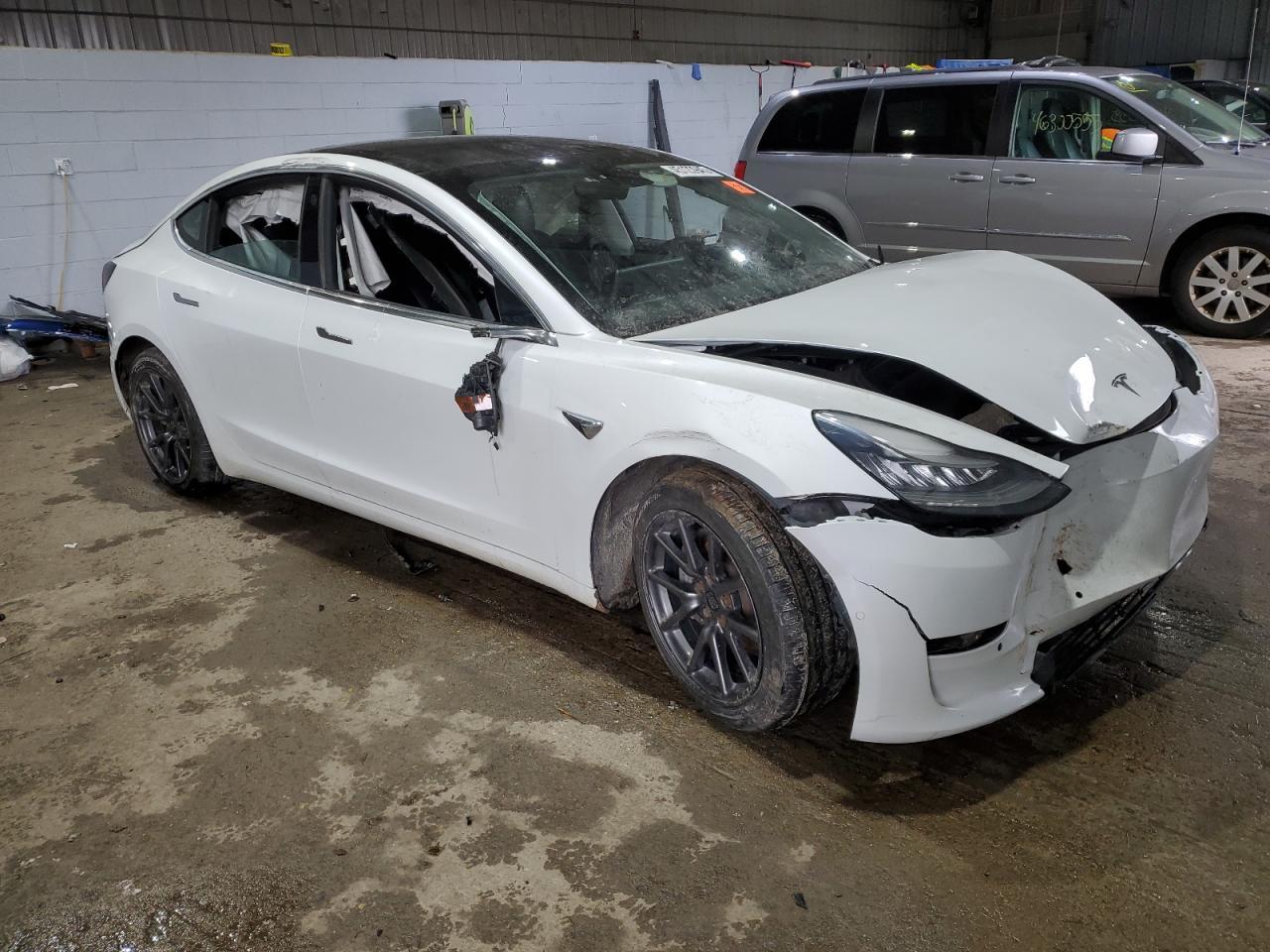 2019 TESLA MODEL 3 - Image 4