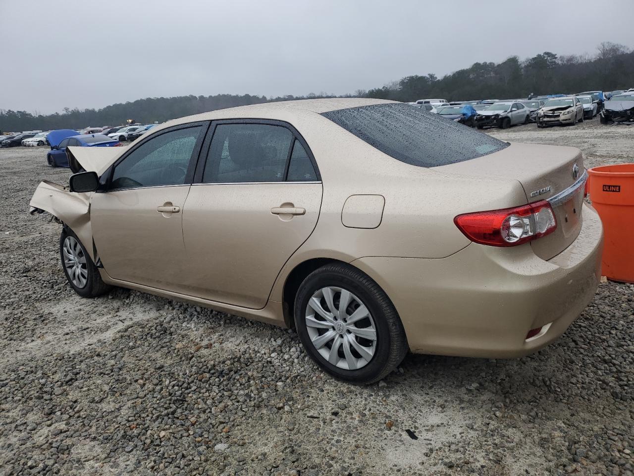 2013 TOYOTA COROLLA BA - Фото 2