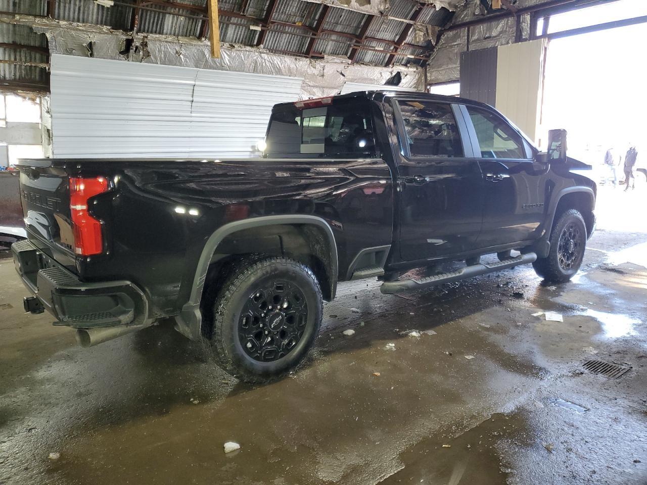 2024 CHEVROLET SILVERADO - Image 3