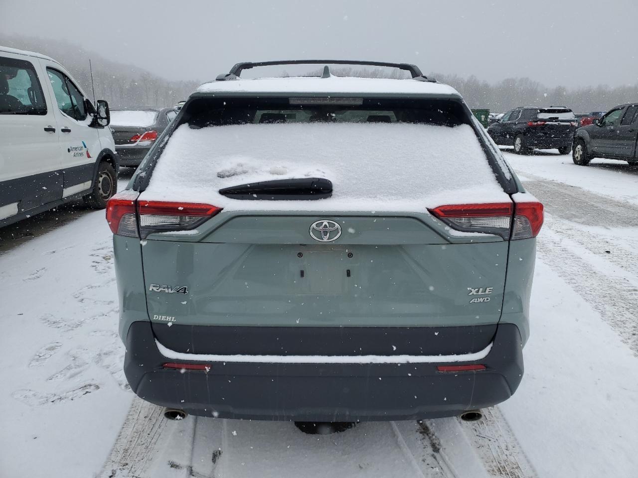2020 TOYOTA RAV4 XLE - Фото 6