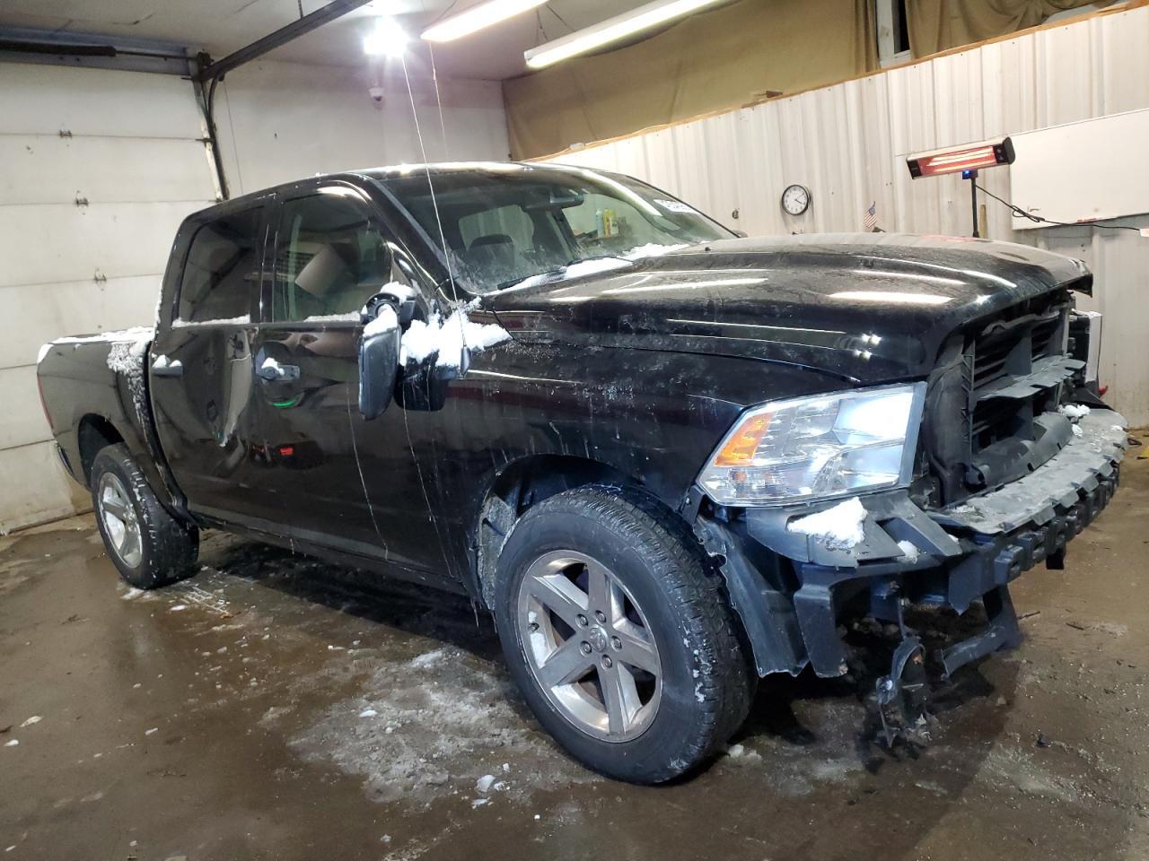 2014 RAM 1500 ST - Image 4