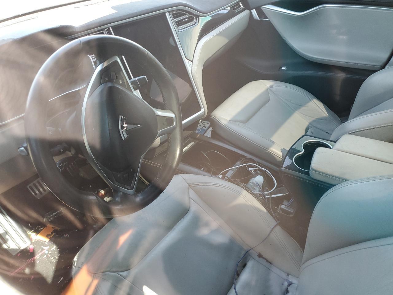 2015 TESLA MODEL S - Image 7