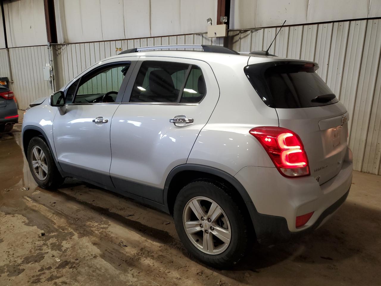 2019 CHEVROLET TRAX 1LT - Фото 2