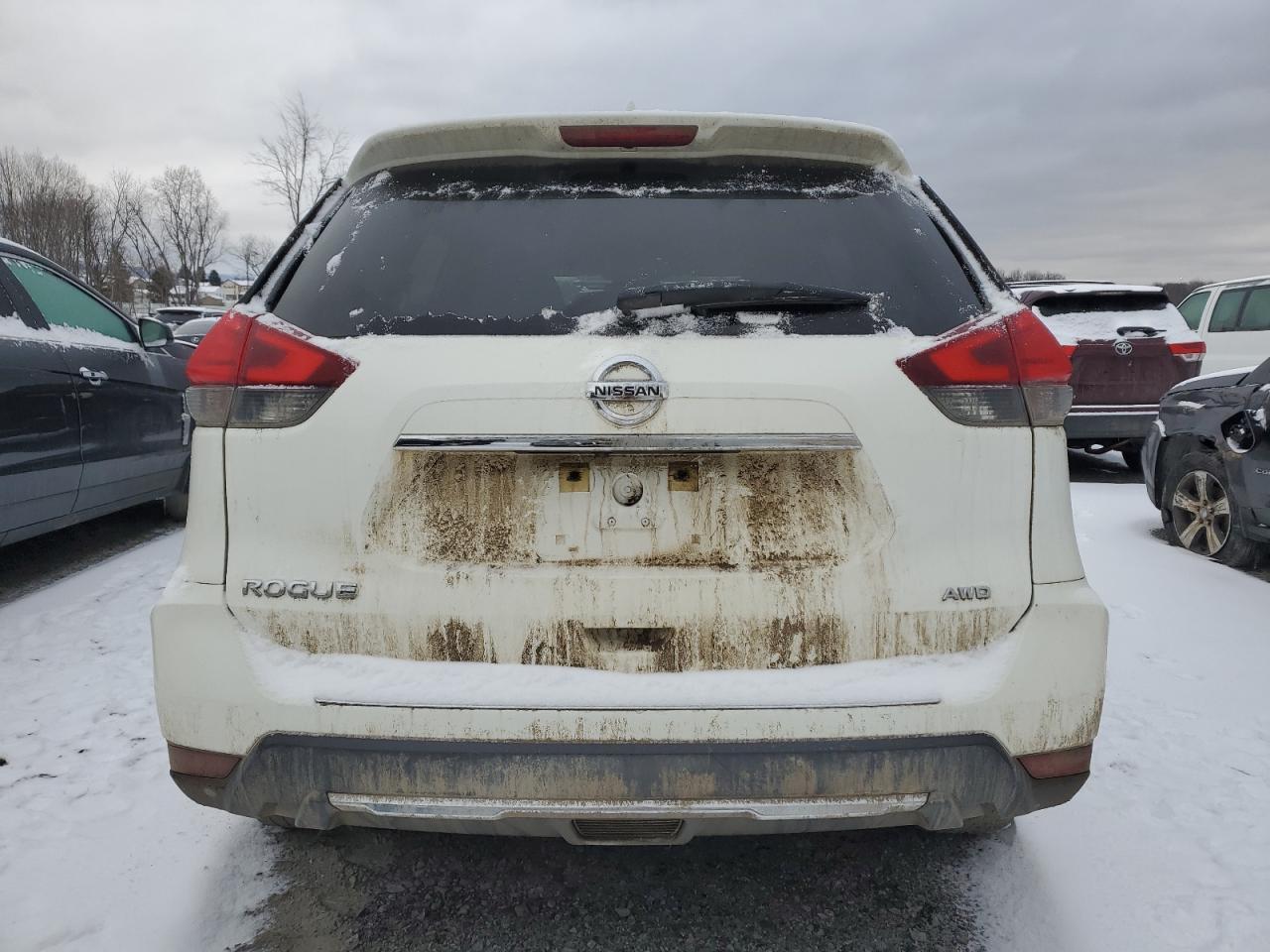 2017 NISSAN ROGUE S - Image 6