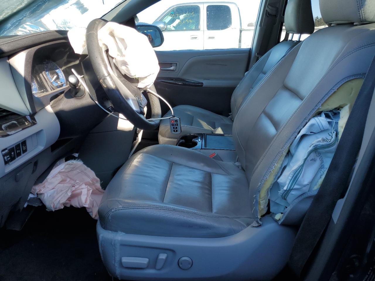 2015 TOYOTA SIENNA XLE - Фото 7