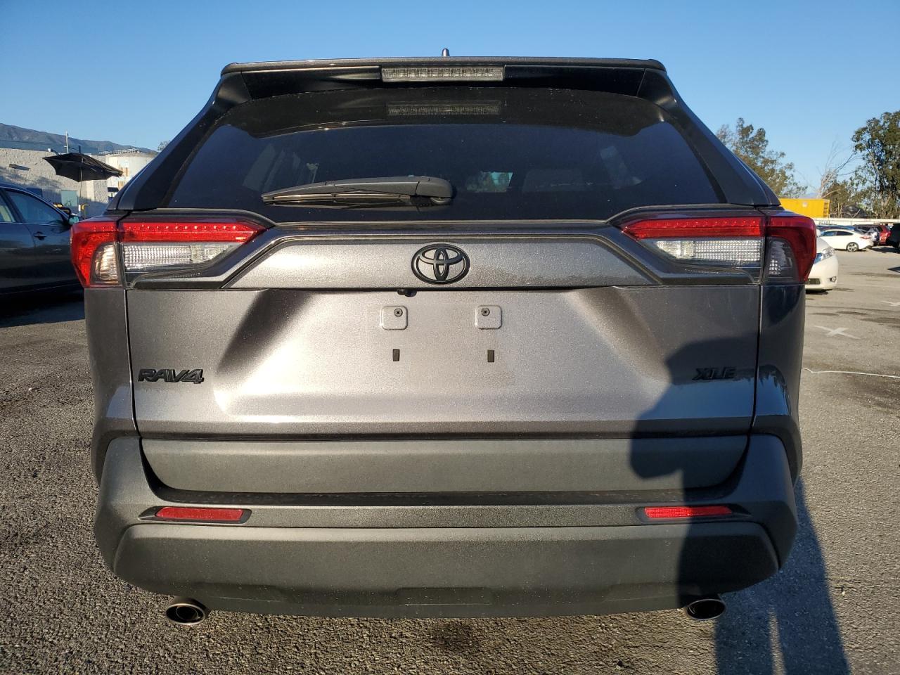 2022 TOYOTA RAV4 XLE - Фото 6