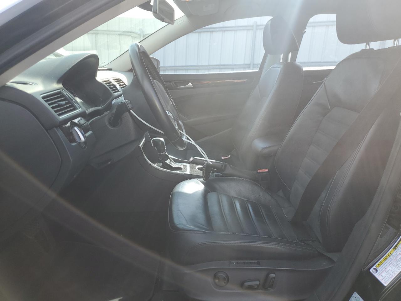 2014 VOLKSWAGEN PASSAT SEL - Image 7
