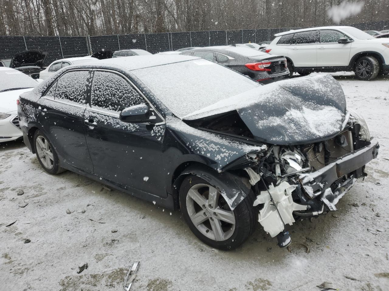 2014 TOYOTA CAMRY L - Image 4
