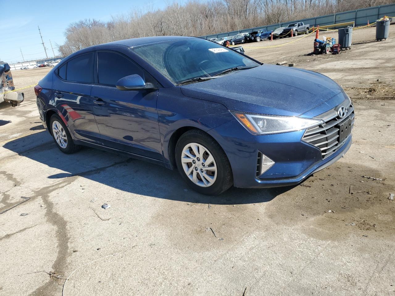 2019 HYUNDAI ELANTRA SE - Image 4