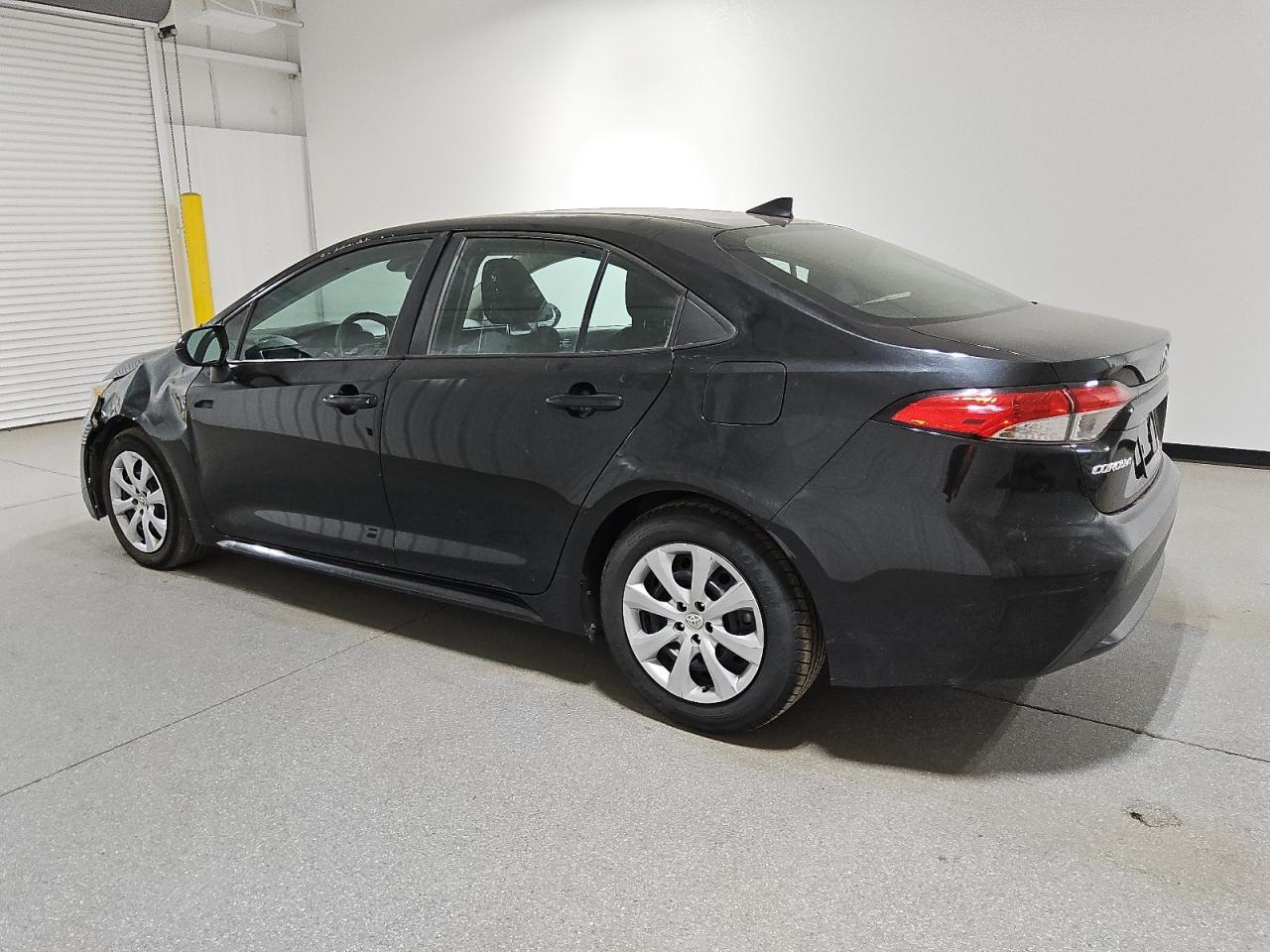 2021 TOYOTA COROLLA LE - Фото 2