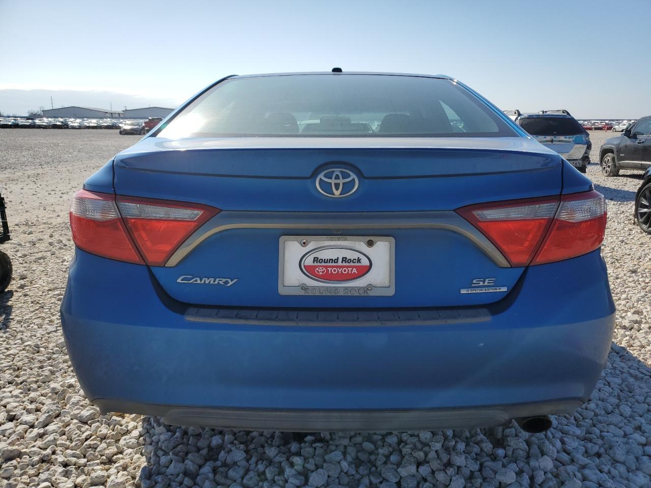 2016 TOYOTA CAMRY LE - Фото 6