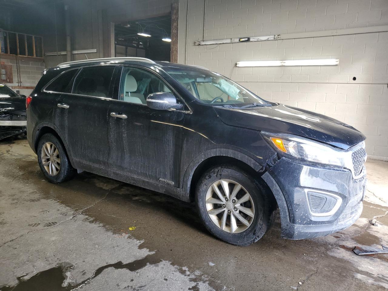 2016 KIA SORENTO LX - Image 4