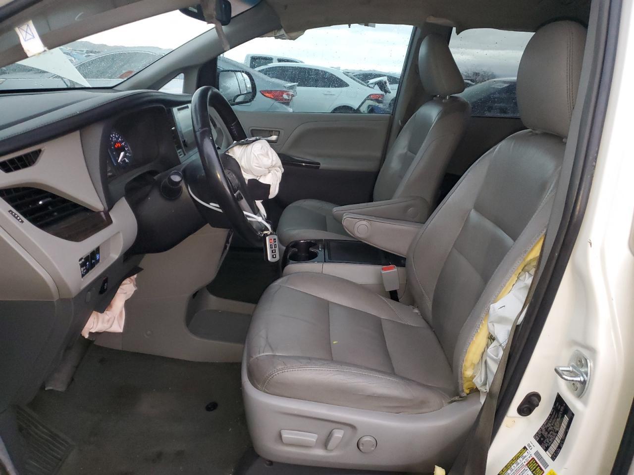 2015 TOYOTA SIENNA XLE - Фото 7
