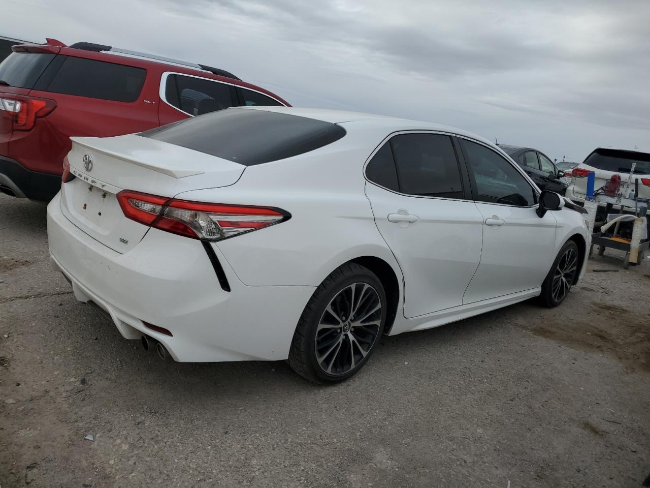 2018 TOYOTA CAMRY L - Фото 3