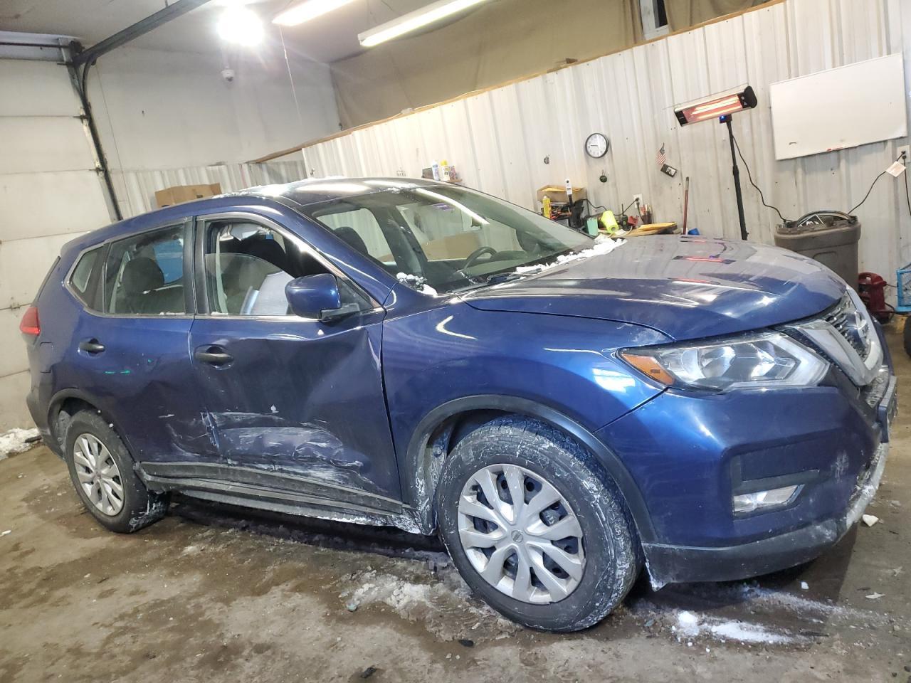 2017 NISSAN ROGUE S - Image 4