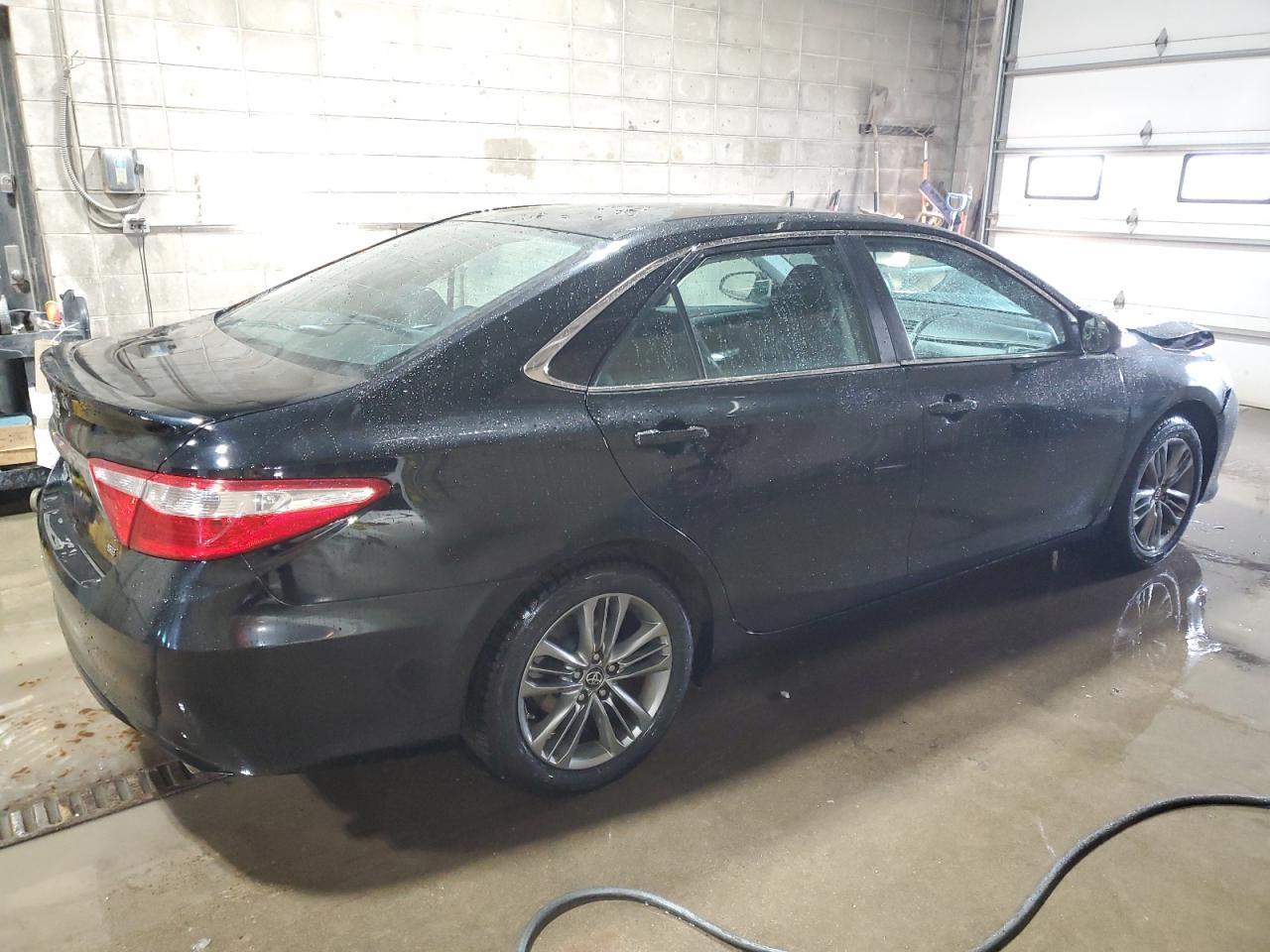 2017 TOYOTA CAMRY LE - Фото 3