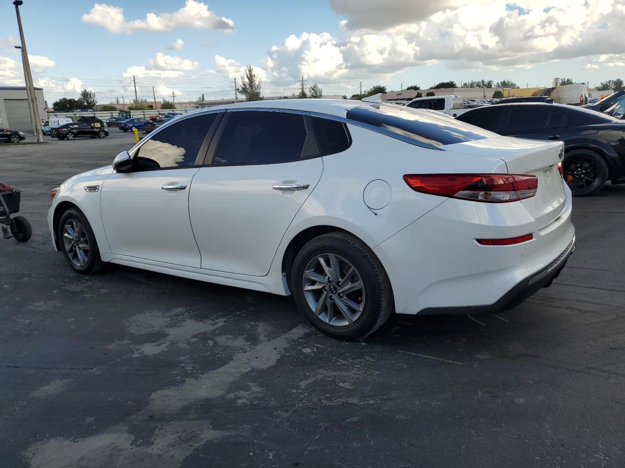2019 KIA OPTIMA LX - Фото 2