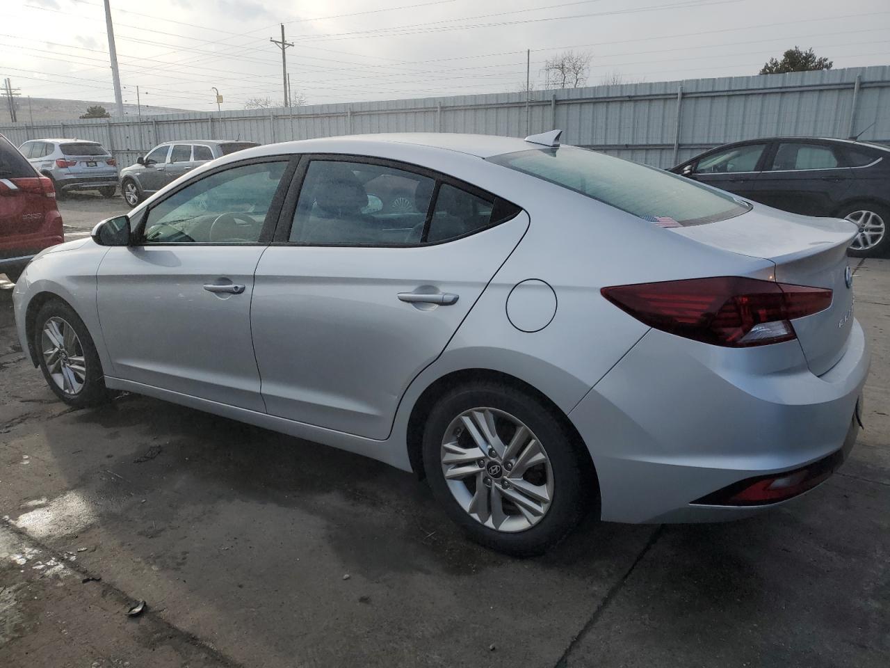 2019 HYUNDAI ELANTRA SE - Фото 2