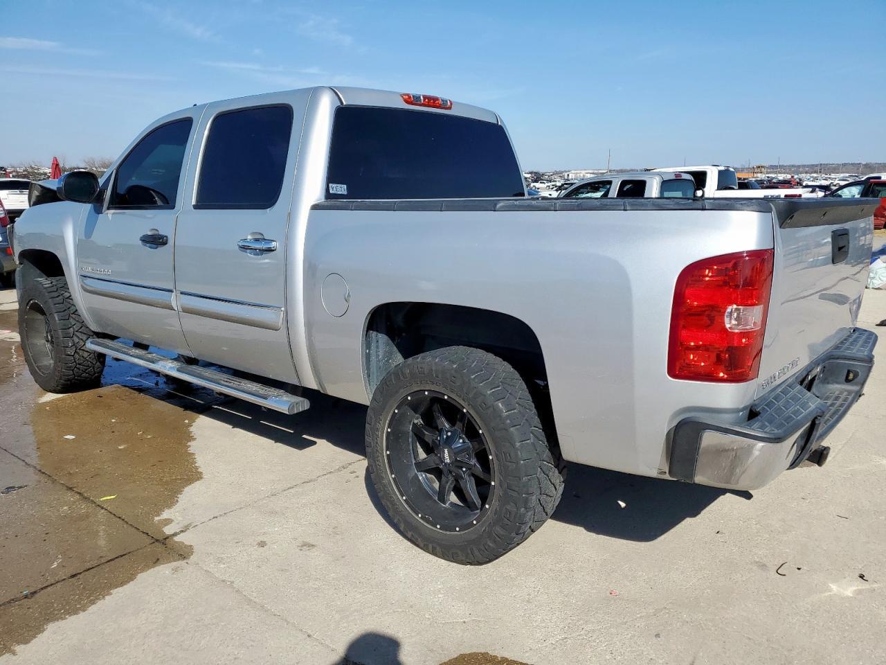 2013 CHEVROLET SILVERADO - Image 2