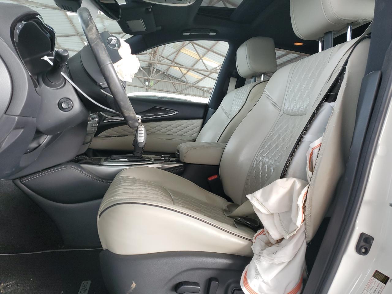 2019 INFINITI QX60 LUXE - Image 7