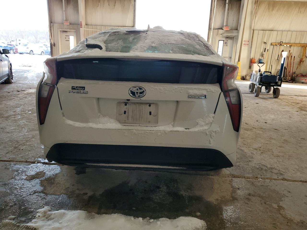 2016 TOYOTA PRIUS - Image 6