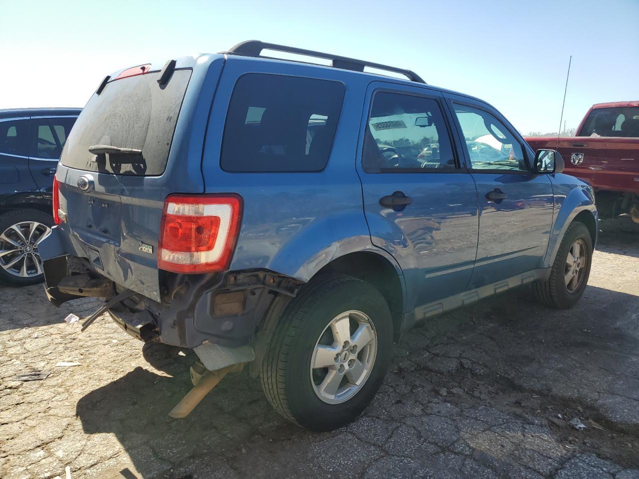 2010 FORD ESCAPE XLT - Image 3