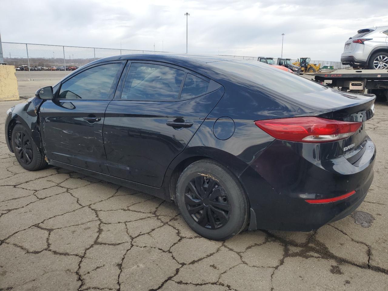 2018 HYUNDAI ELANTRA SE - Фото 2
