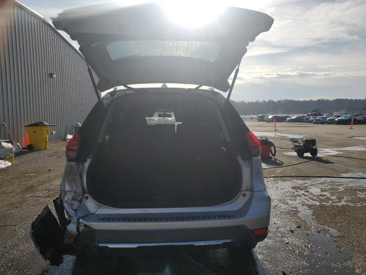 2017 NISSAN ROGUE S - Image 6