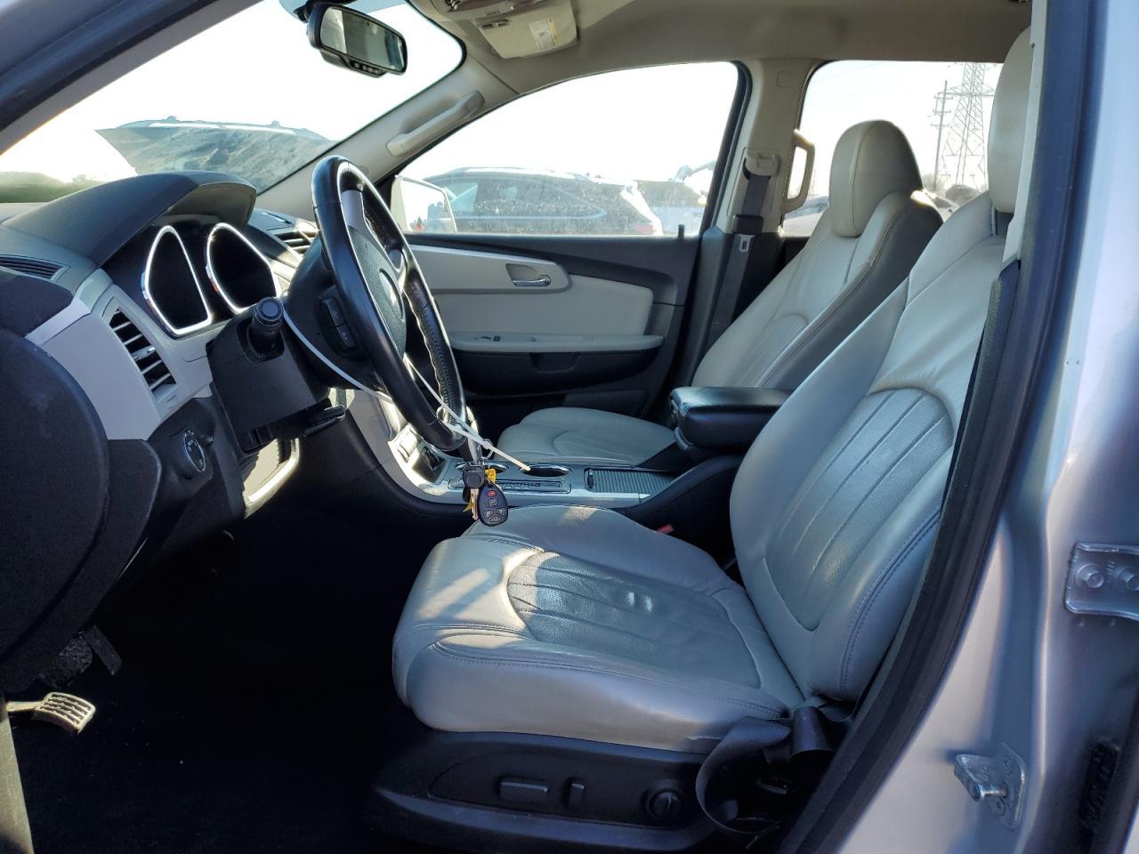 2012 CHEVROLET TRAVERSE L - Image 7
