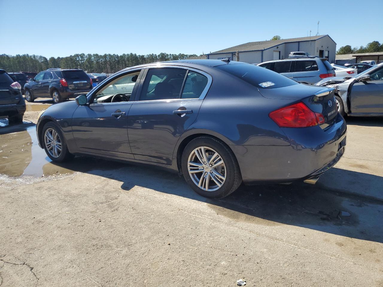 2011 INFINITI G37 BASE - Image 2